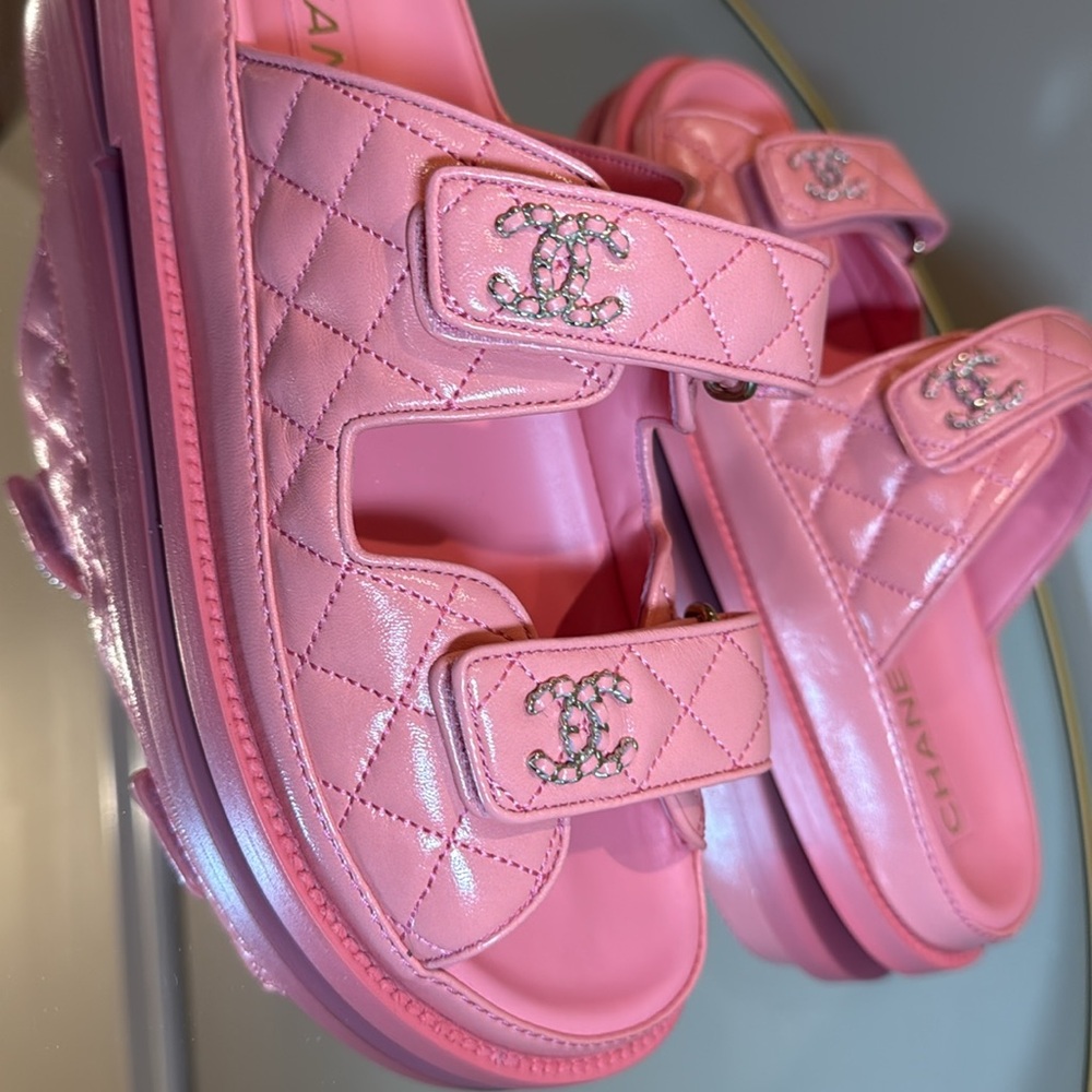 💗CHANEL DAD Quilted lambskin Leather CC logo slides  sandals size  39.5